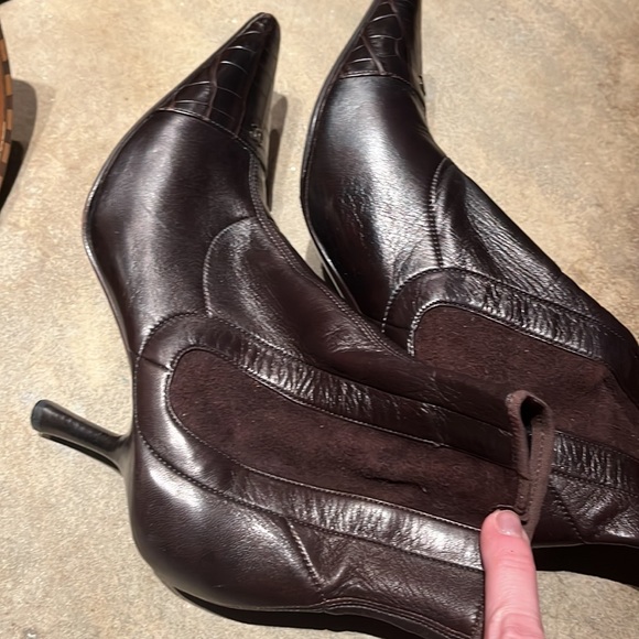 Chanel brown alligator and leather boot size 36 - Picture 9 of 10